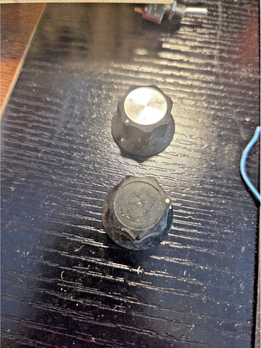 Vintage Kris Inc. 8 Channel Scanner set of knobs (w/ setscrews) Nice shap 1970's